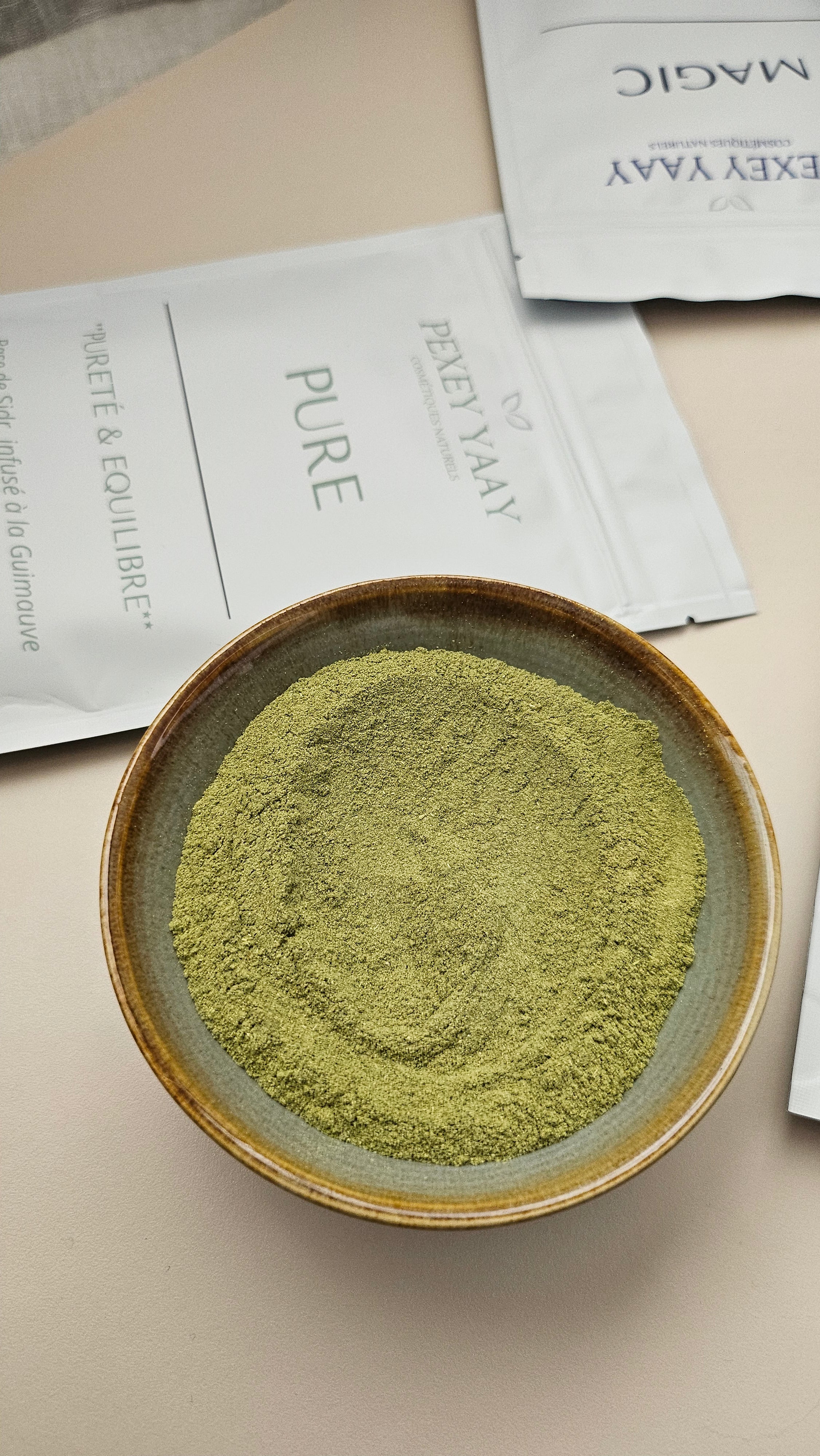 Poudre sèche du masque PURE à l'ortie, sidr et guimauve